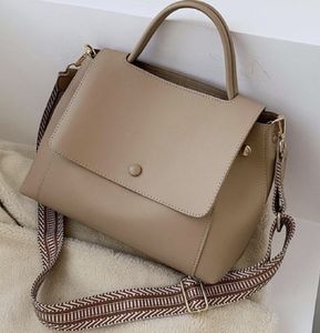 Minimalist Flap Square Bag w/ Handle